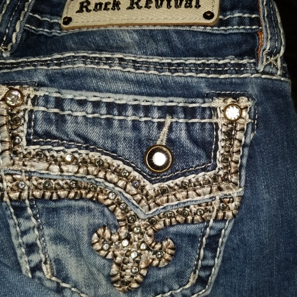 Rock revival Jean's